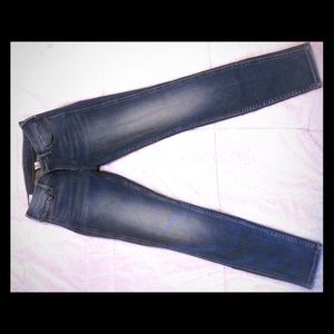 True Religion Halle 27